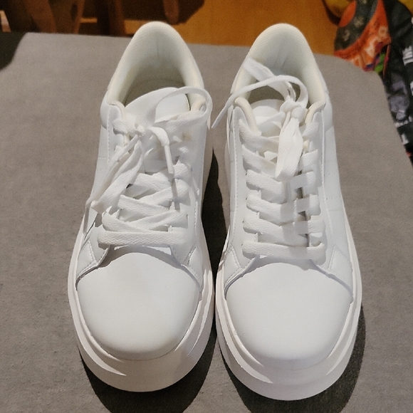 Shoes - White Faux Leather Platform Sneakers Size 38